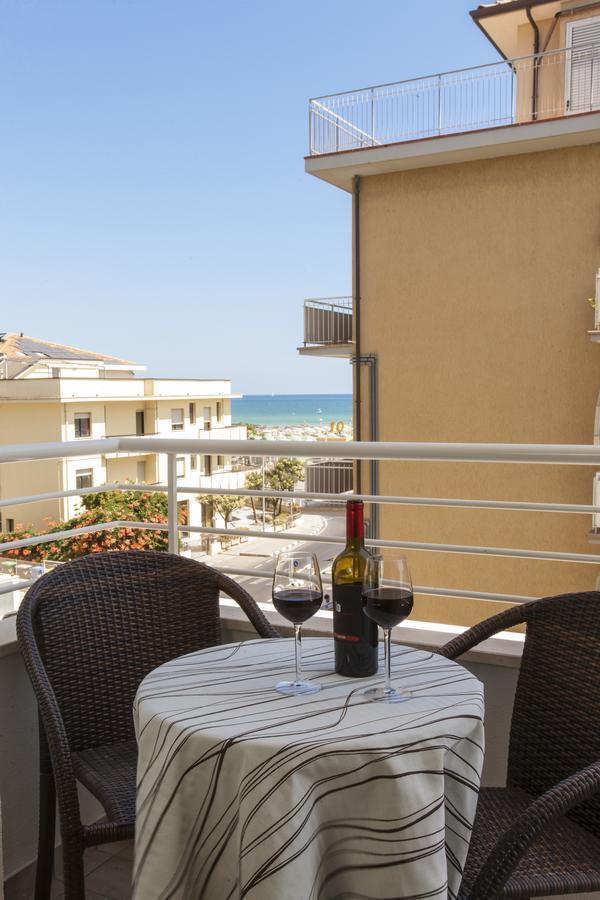 Hotel Houston Suites Rimini Zewnętrze zdjęcie